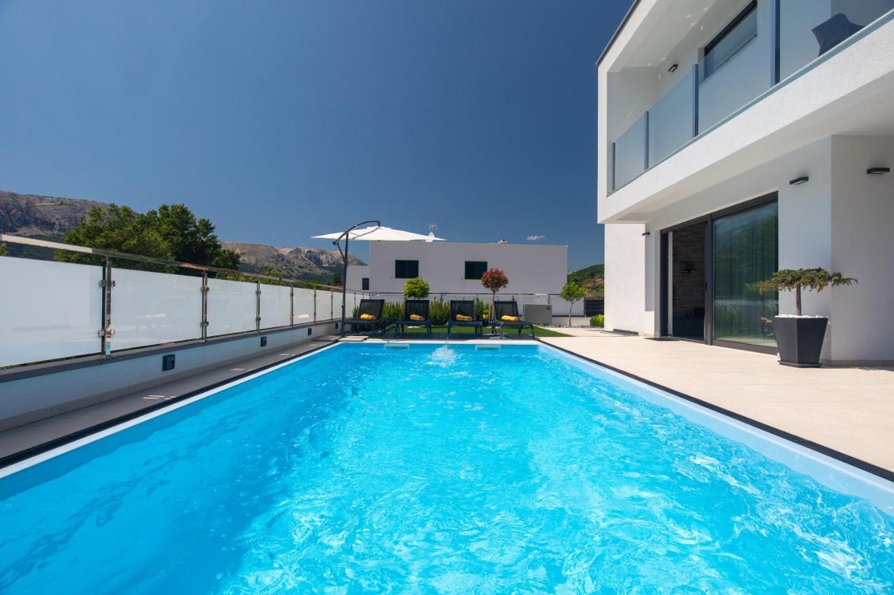 Villa Supernus With Heated Pool Baška Екстериор снимка